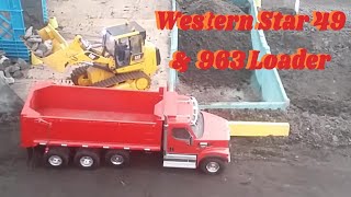 A Ville RC S02 E11 Loader 963 and Western Star 49X RC Construction Site [upl. by Kinny]