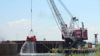 Weeks 500 Crane dredging [upl. by Robinett]