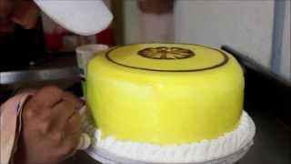 modelo de decoracion de tortas con chantilly y jalea  wilber yucra [upl. by Lasonde]