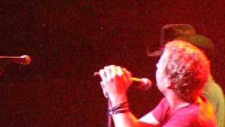 Dierks Bentley  Come A Little Closer Live in Tallahassee [upl. by Gwennie]