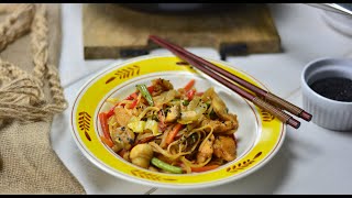 Delicious chicken stir fry with rice noodles  Reteta asiatica de paste  GLUTEN FREE  Tabys Welt [upl. by Ysset300]