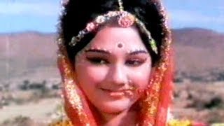 Meri Banno  Asha Bhosle Usha Mangeshkar Ek Gaon Ki Kahani Song [upl. by Delmer]