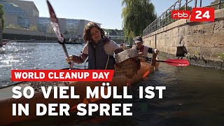 Freiwillige fischen Müll aus der Spree [upl. by Philps778]