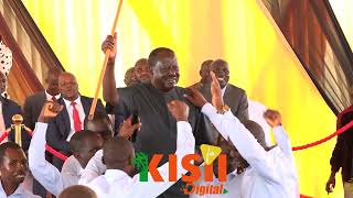 RAILA ODINGA BABA AZAWADI KWAYA 200K BAADA YA KUIMBA WIMBO HUUMATUTU MISSION BROTHERS [upl. by Norrej548]