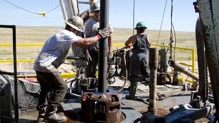 Roughnecks at Work in HD  Drilling Rig Pipe Connection [upl. by Byron]