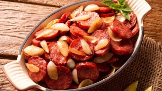 PETISCO DE LINGUIÇA TOSCANA FRITA COM CEBOLA DOURADA [upl. by Enicul585]