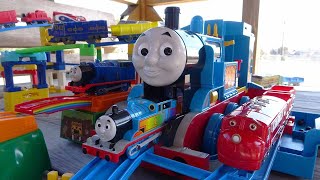 Thomas the Tank Engine amp Chuggington ☆ Plarail colorful course with Big Thomas and Rainbow Bridge [upl. by Geri935]