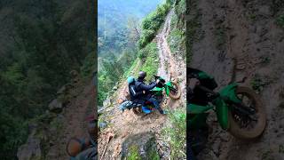 बाइक पहाड़ पर चढ़ गई bike climbed the mountain 🏔️ shortsfeed [upl. by Moscow833]