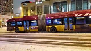 Bus struggles up icy hill in Seattle Blizzard Snowpocalypse 2019 Winter Snowstorm 4K UHD [upl. by Ailen]