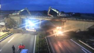 Brückenabbruch Abriss mit Bagger über die Autobahn Max Wild 2013 Bridge Demolition Teil 33 [upl. by Roxy]