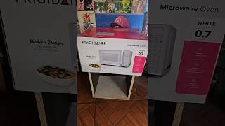 Frigidaire Horno Microondas 07 Pies Cúbicos 700W FMDO20S3GSPW [upl. by Akinehc189]