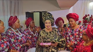 See how friends wish Popular Fabric merchant Yeye Ayinba Fasawe a happy birthday at a Party [upl. by Long]