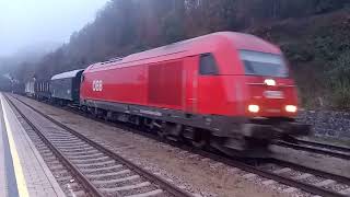 Güterzug nach hohenberg fährt um 650 in traisen ein am 6112024 von Sankt Pölten kommend [upl. by Orenid549]