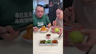 我換掉蠢老公的泡麵，他竟然把香腸給了我，得知後他哭了 food funny 整蠱 [upl. by Cartwell]