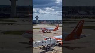 Easyjet Airbus A320 Taxing at London Gatwick Airport planespotting shorts [upl. by Hajar760]