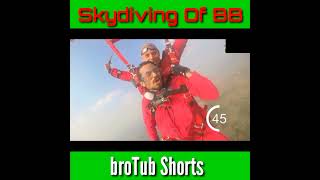 Bb ki Vines Skydiving 😮 और मैं आसमान की ऊंचाइयों pe 😂।shortsvideo Bbkivines [upl. by Yttel]