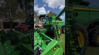 JOHN DEERE S7 800 Combine bigtractorpower johandeere combine automobile agriculture [upl. by Swain]