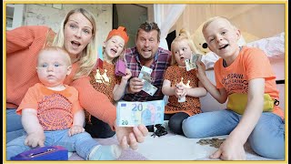 KiDS KRiJGEN €20 TE BESTEDEN OP DE ROMMELMARKT 🧡  koningsdag 2022  Bellinga Vlog 2445 [upl. by Orfield]