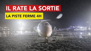 Piste fermée 4h  un avion rate la sortie et sembourbe dans lherbe [upl. by Adidnere]