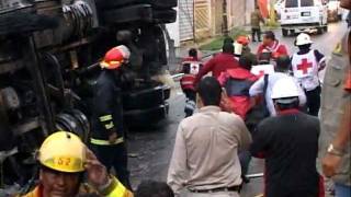 ACCIDENTE PIPA FRACC CARRIZAL VILLAHERMOSA TABASCO [upl. by Jangro958]