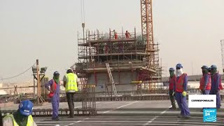 Mundial Qatar 2022 las duras condiciones de los trabajadores inmigrantes [upl. by Glogau738]