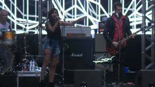 Pitty MASCARA HD Lollapalooza 2015 [upl. by Krenek]