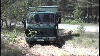 Mercedes 1017 und Unimog 1300 [upl. by Cleland542]