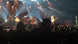 The McClymonts  Kick It Up live [upl. by Pickar145]