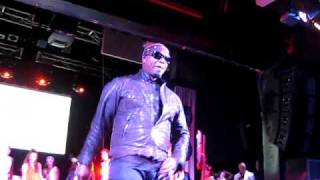 MC Hammer  You Cant Touch This  Live Melbourne 20091109 [upl. by Howlond]