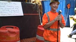 Gary Russo  Obrero de la construcción en New York canta como Frank Sinatra [upl. by Asirehc713]