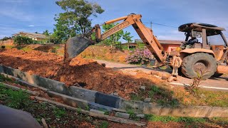 Backhoe Clear Side Trench  Bersih Tepi Longkang [upl. by Harper493]