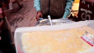 Daulat ki chaat  Delhis Iconic Daulat Ki Chaat In Chandni Chowk  Delhi Streetfood  Streetfood [upl. by Byrd855]