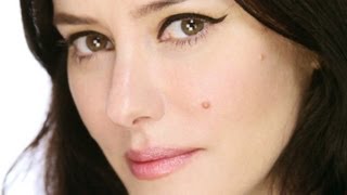 Lisa Eldridge  Signature Kitten Flick eyeliner Tutorial [upl. by Tilney]