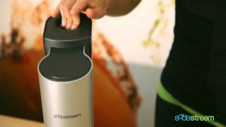 Sodastream  Bruisend water maken met een SodaStream Crystal apparaat [upl. by Airbas]