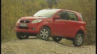 Daihatsu Terios Das kleinste SUV der Welt im MotorvisionTest [upl. by Isla]