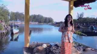 Gadis Kelate  Reena Nicky Feat Iwere Official Video [upl. by Otiragram300]