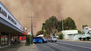 Crazy dust storm hits Mildura [upl. by Nylia]