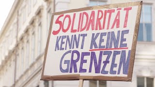 Demonstration für offene Grenzen in Wien [upl. by Asila]