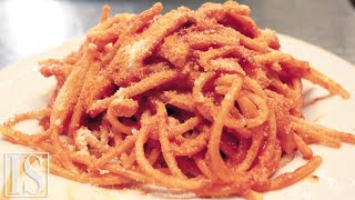 Pasta allamatriciana originale vs gourmet  Gabriele Perilli e Angelo Troiani [upl. by Lessard418]