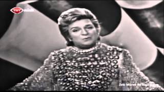 Zeki Müren  Gözlerini Gözlerimden Ayırma Hiç 1972 720p [upl. by Corabella971]