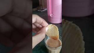 chai mein chips dubakar Kaun khata hai🤮🤢1981000 youtubeshortsshorts collegelifevlogsvlog [upl. by Pellegrini820]