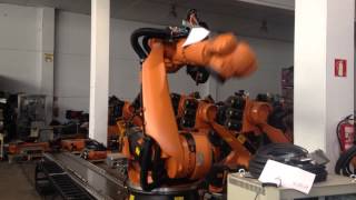 KUKA KR210 Konsolroboter  Industrieroboter [upl. by Aholla598]