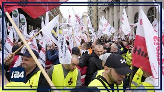 Hundreds of thousands rally against the government in Poland [upl. by Solis]