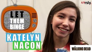 🍿 The Walking Dead  Katelyn Nacon Enid parle de sa journée parfaite de bingewatching [upl. by Ynobe925]