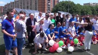 Immagini I Campioni del Mondo del 2006 in campo a Scampia [upl. by Keung201]