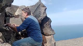 ROCK ART Mario demonstrates the properties of Phonolite Soundstone on El Hierro Island [upl. by Yelsna274]