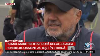 Protest în Piața Victoriei Pensionarii cu dizabilități nemulțumiți de noua lege a pensiilor se re [upl. by Goeselt554]