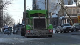 Crece tensión por protestas prolongadas de camioneros en Canadá  AFP [upl. by Mountford169]