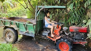 Im moving sand across a stream suddenly the tractor broke its difficult to repair it underwater [upl. by Sirovaj]