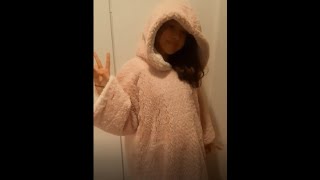 DIY blanket hoodie Oodie [upl. by Amandy]